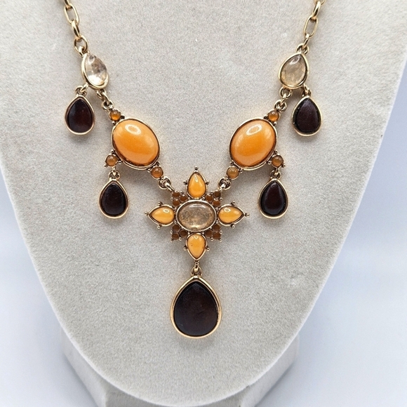 VINTAGE Monet Wood and Caramel Acrylic Beaded Necklace Dangle Teardrops - Picture 2 of 7